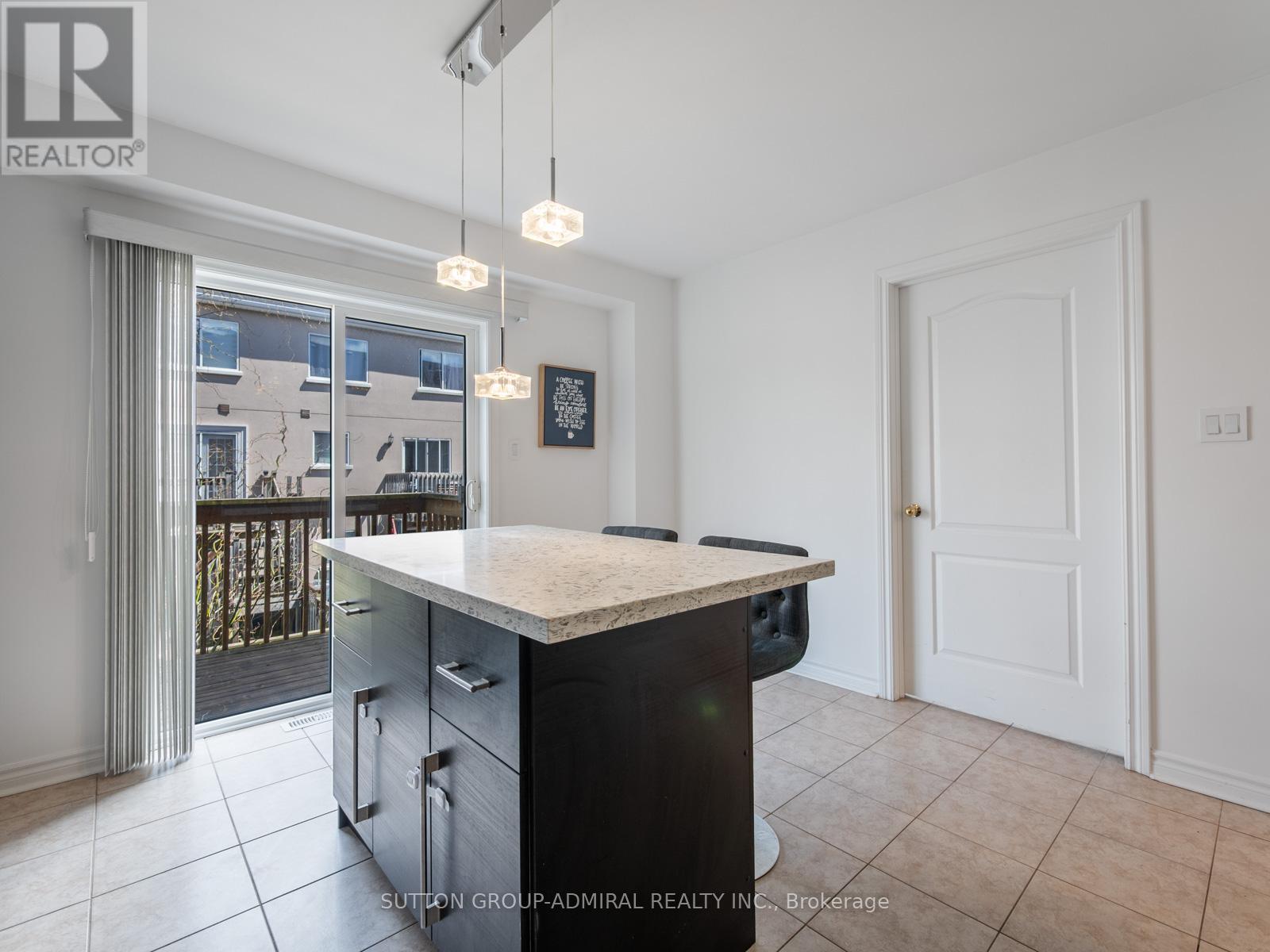 Photo 40 of 175 Gail Parks Crescent, Newmarket ON