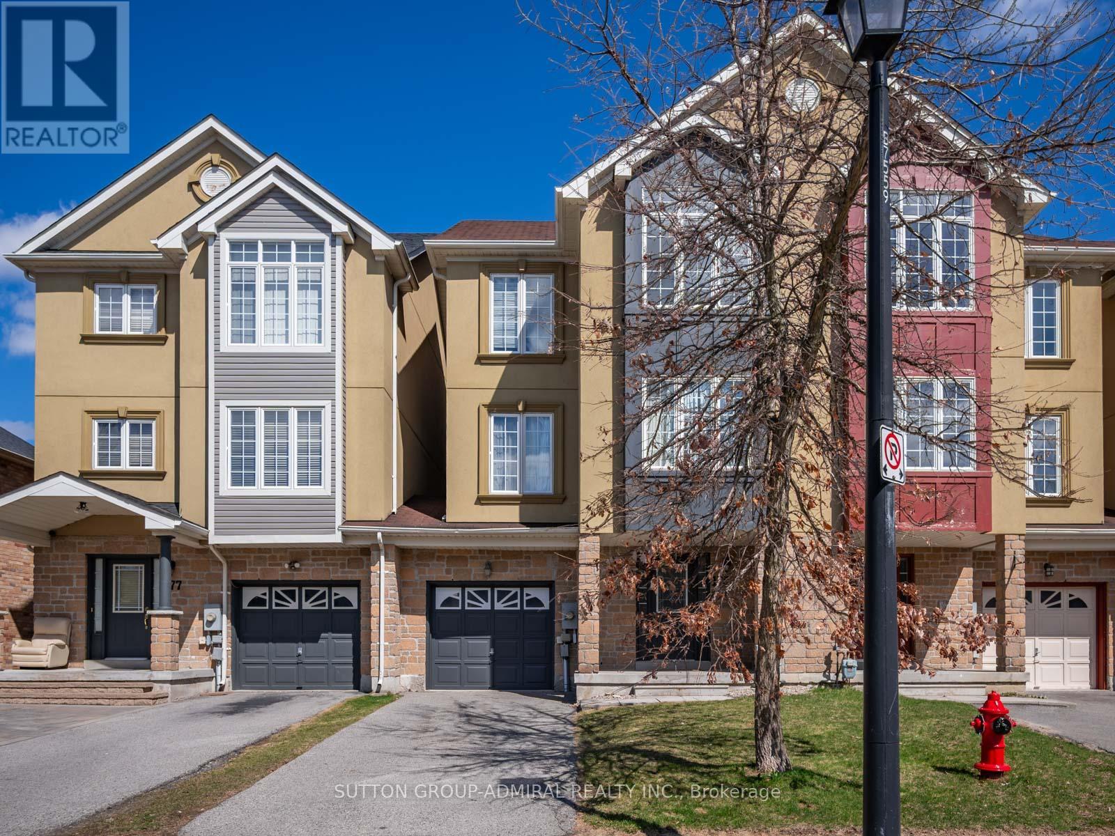 Photo 30 of 175 Gail Parks Crescent, Newmarket ON