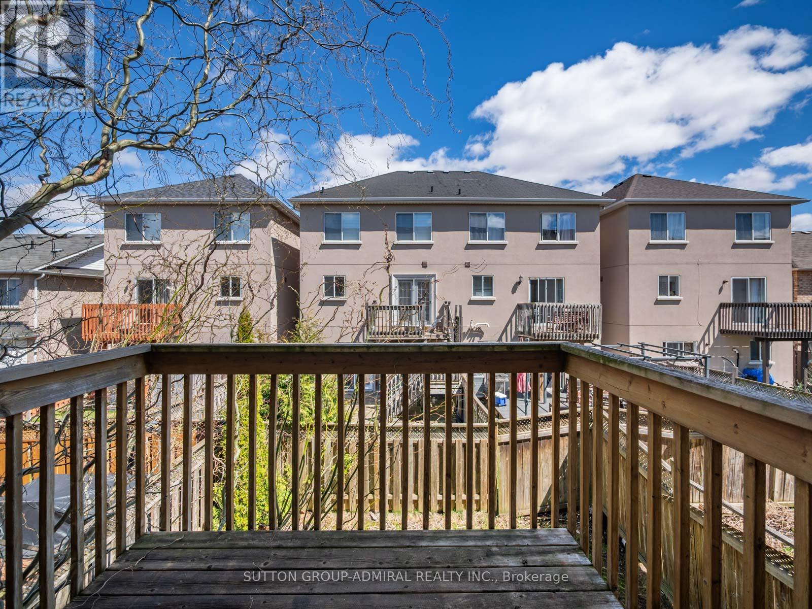 Photo 42 of 175 Gail Parks Crescent, Newmarket ON