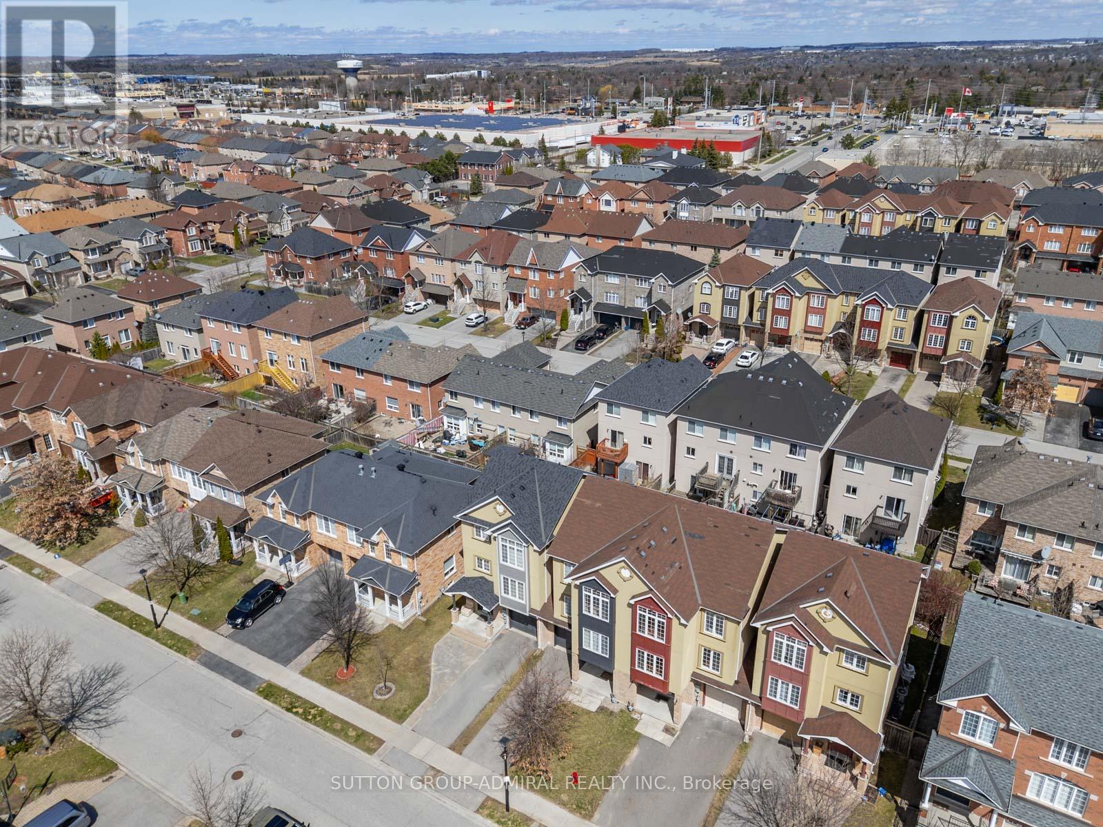 Photo 27 of 175 Gail Parks Crescent, Newmarket ON