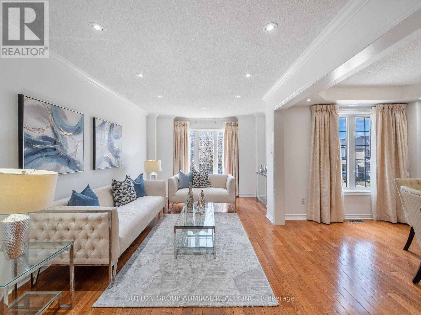 Photo 39 of 175 Gail Parks Crescent, Newmarket ON