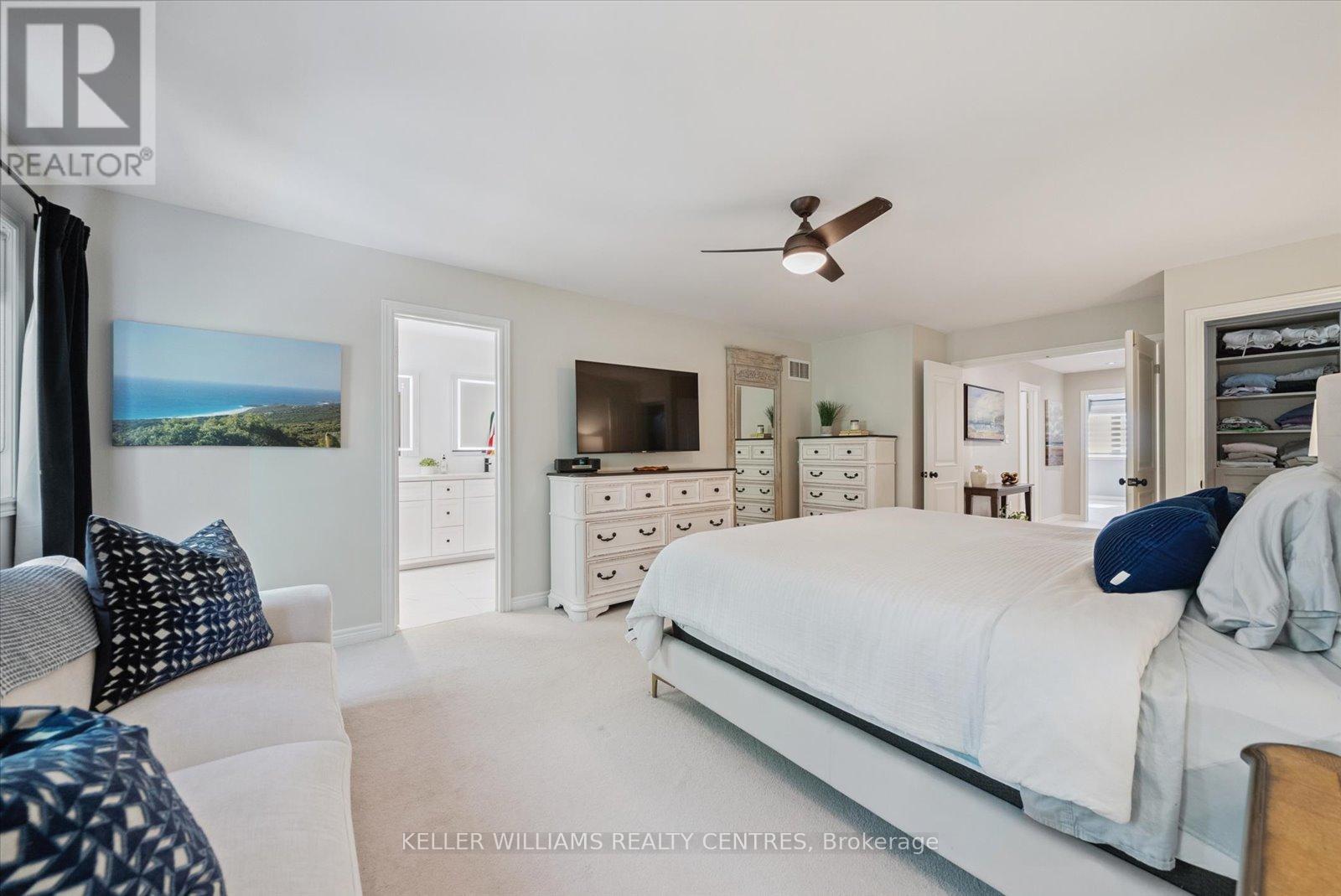 Photo 17 of 72 Pointon Street, Aurora ON