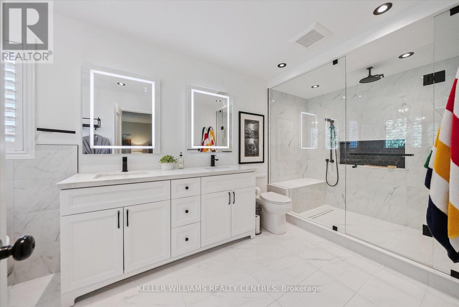 Photo 18 of 72 Pointon Street, Aurora ON