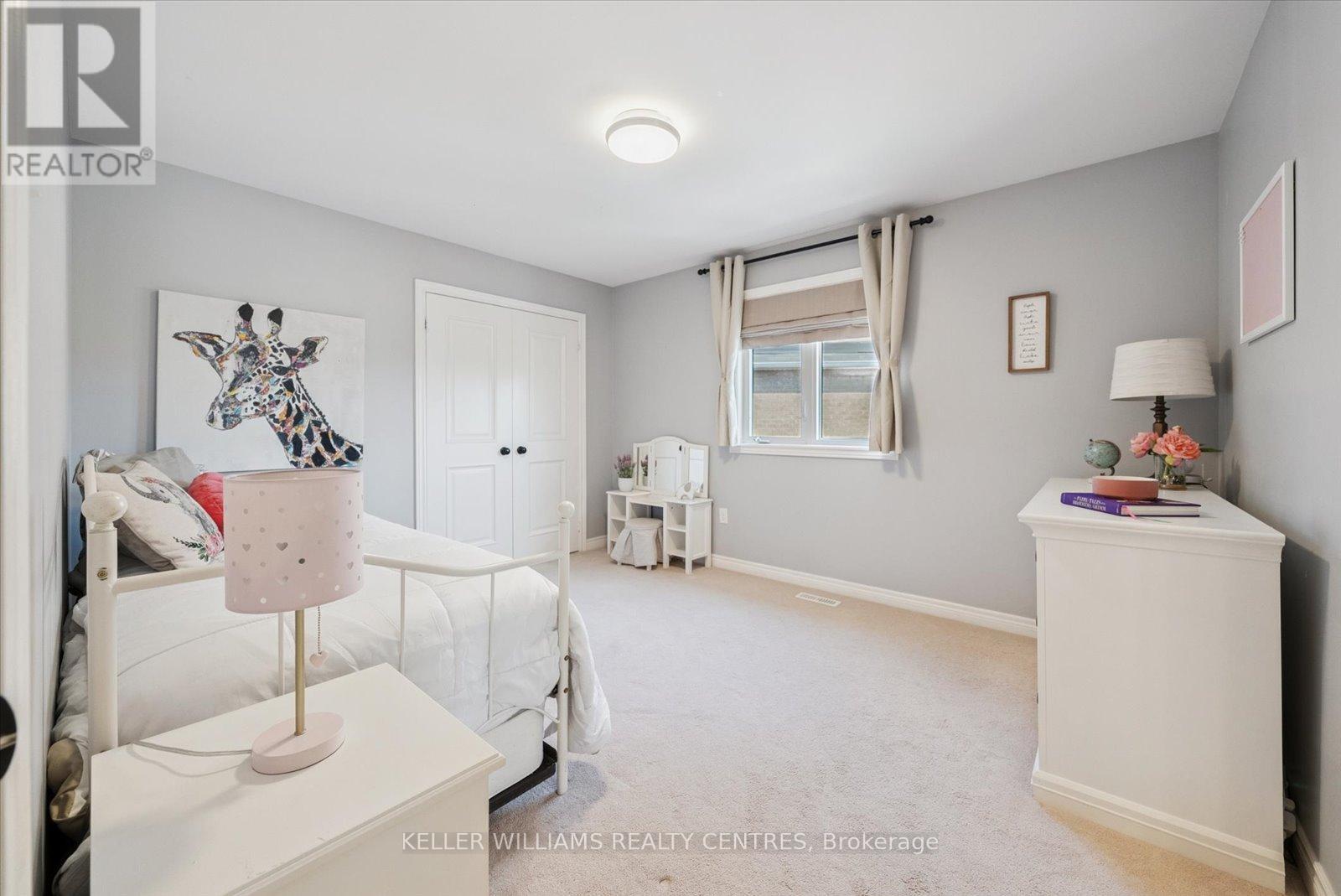 Photo 21 of 72 Pointon Street, Aurora ON