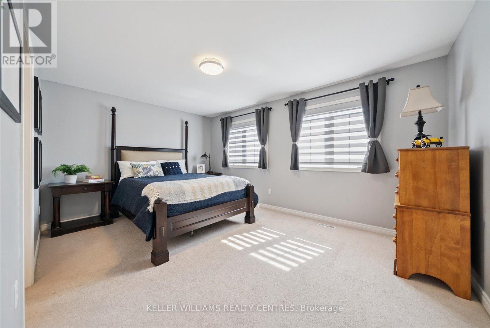 Photo 23 of 72 Pointon Street, Aurora ON