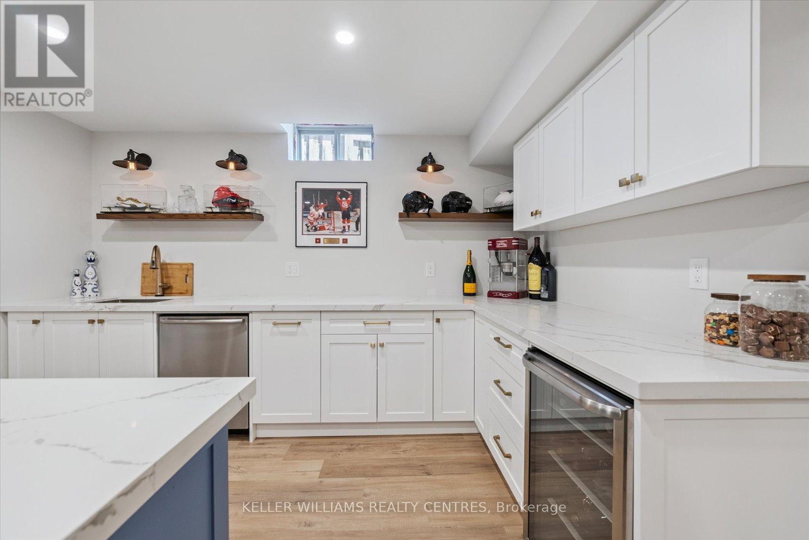 Photo 29 of 72 Pointon Street, Aurora ON
