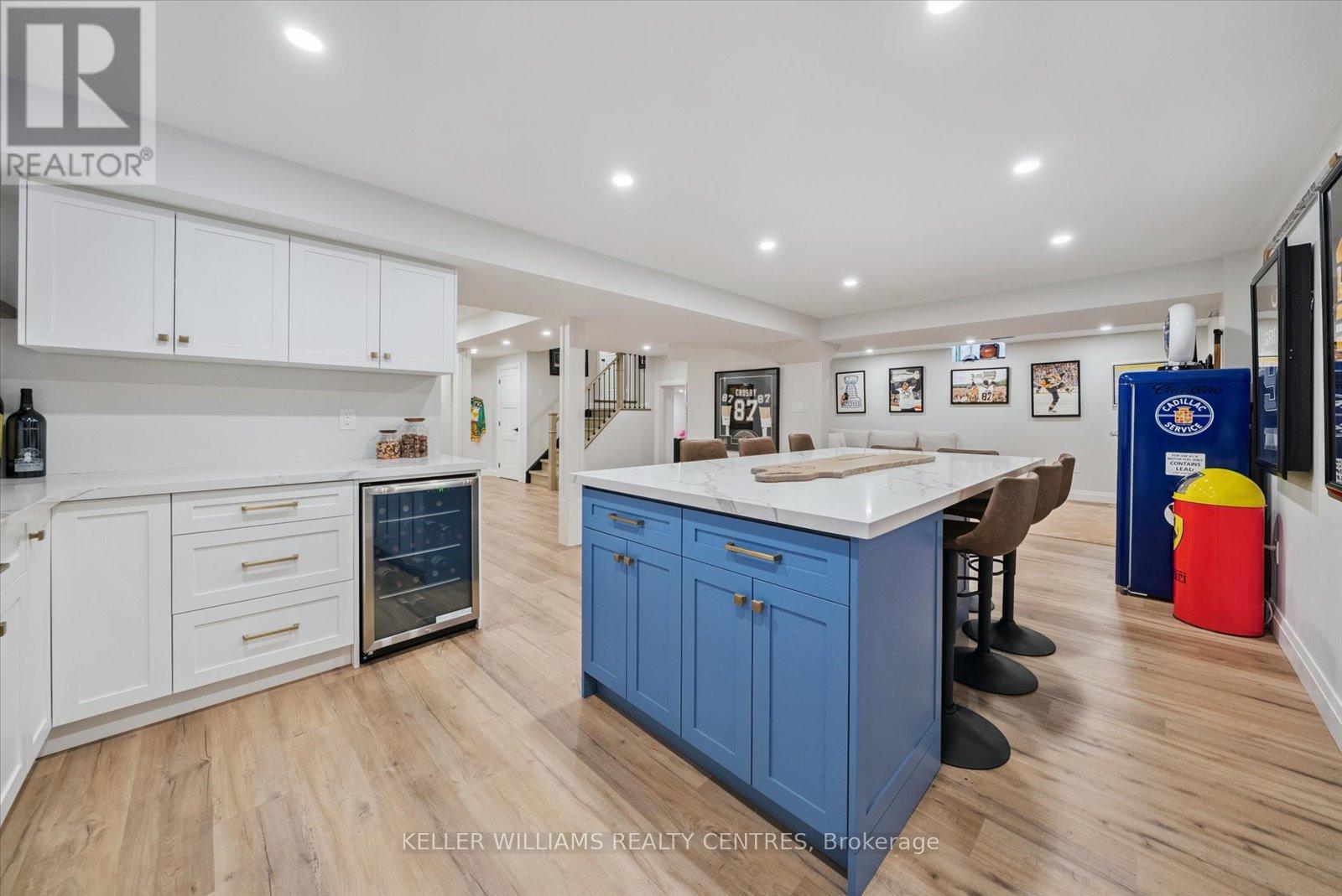 Photo 31 of 72 Pointon Street, Aurora ON