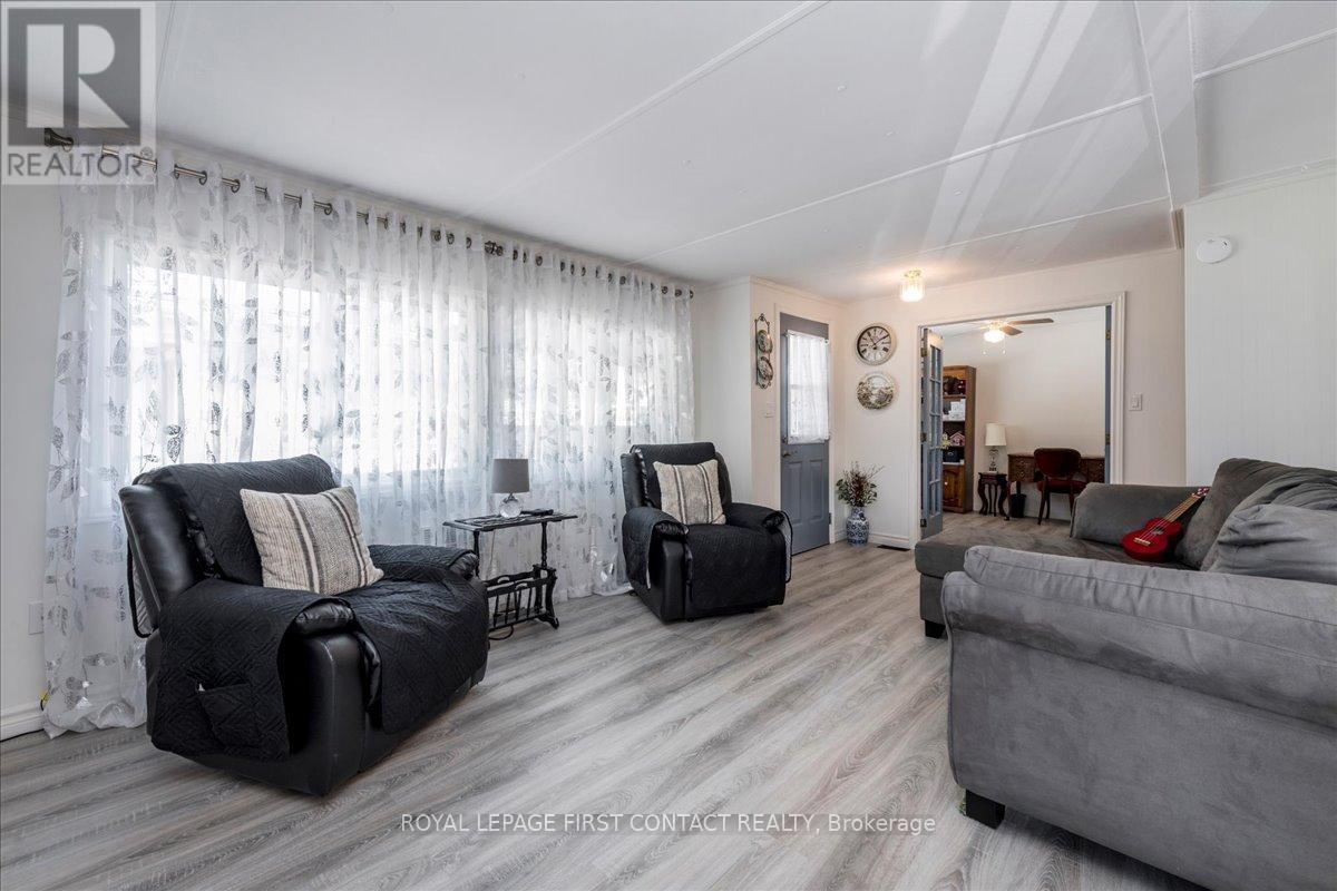Photo 13 of 3 Weeping Willow Drive, Innisfil ON