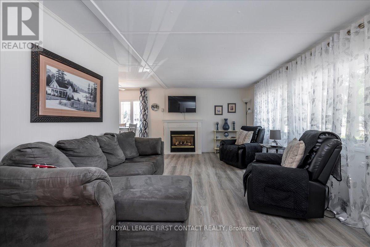 Photo 16 of 3 Weeping Willow Drive, Innisfil ON
