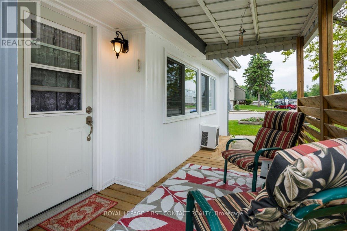 Photo 25 of 3 Weeping Willow Drive, Innisfil ON