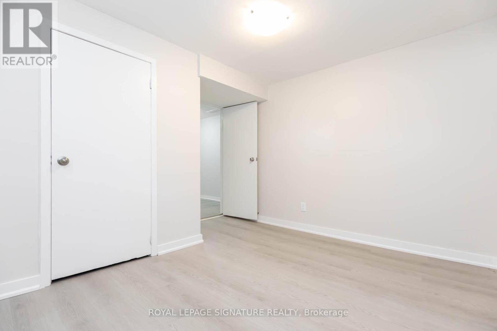 Photo 5 of Bsmt 30 Larratt Lane, Richmond Hill ON