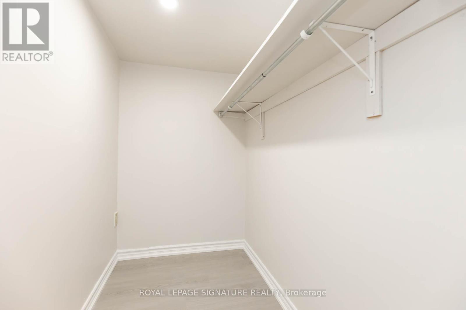 Photo 8 of Bsmt 30 Larratt Lane, Richmond Hill ON
