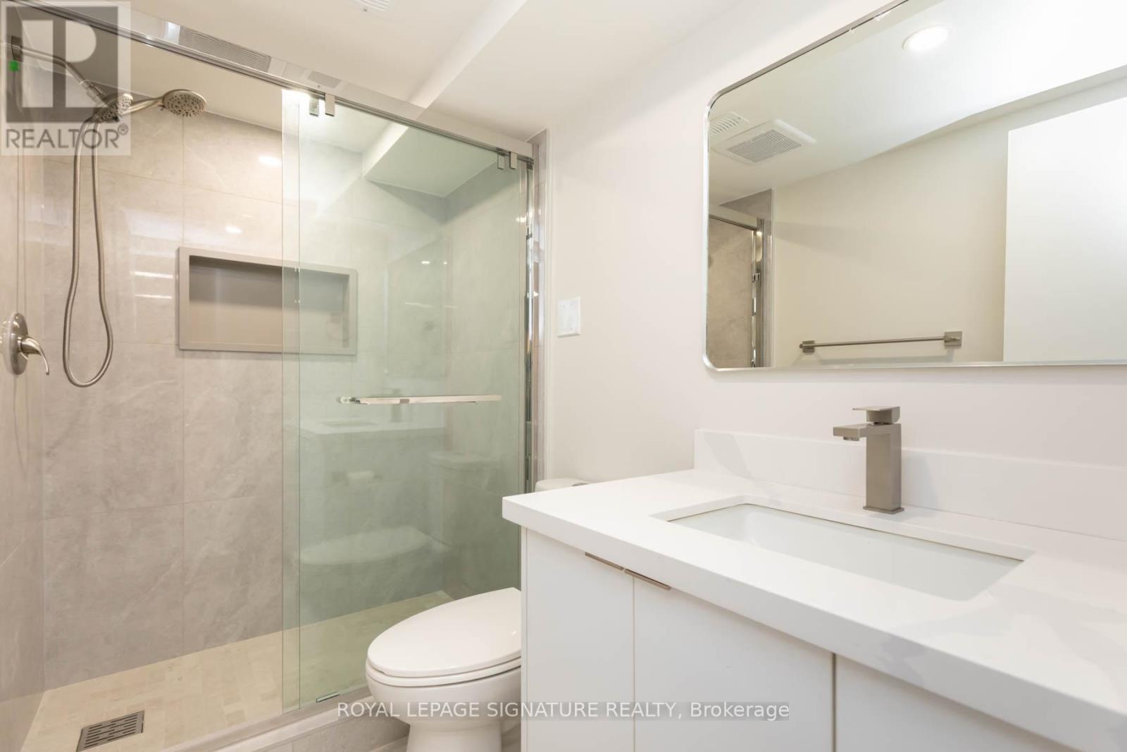 Photo 21 of Bsmt 30 Larratt Lane, Richmond Hill ON