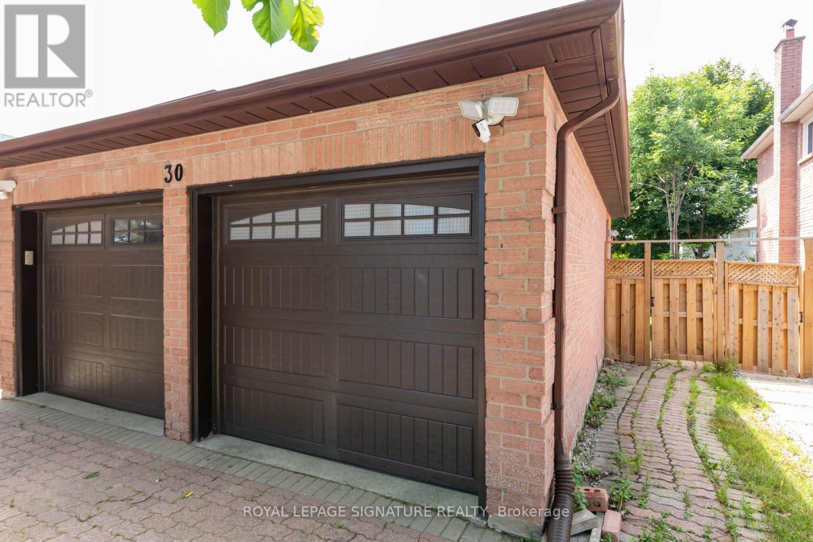 Photo 20 of Bsmt 30 Larratt Lane, Richmond Hill ON