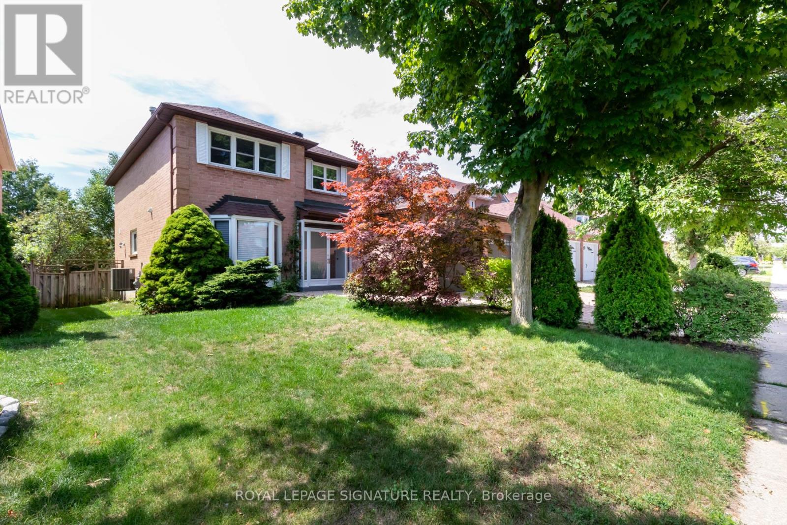 Photo 23 of Bsmt 30 Larratt Lane, Richmond Hill ON