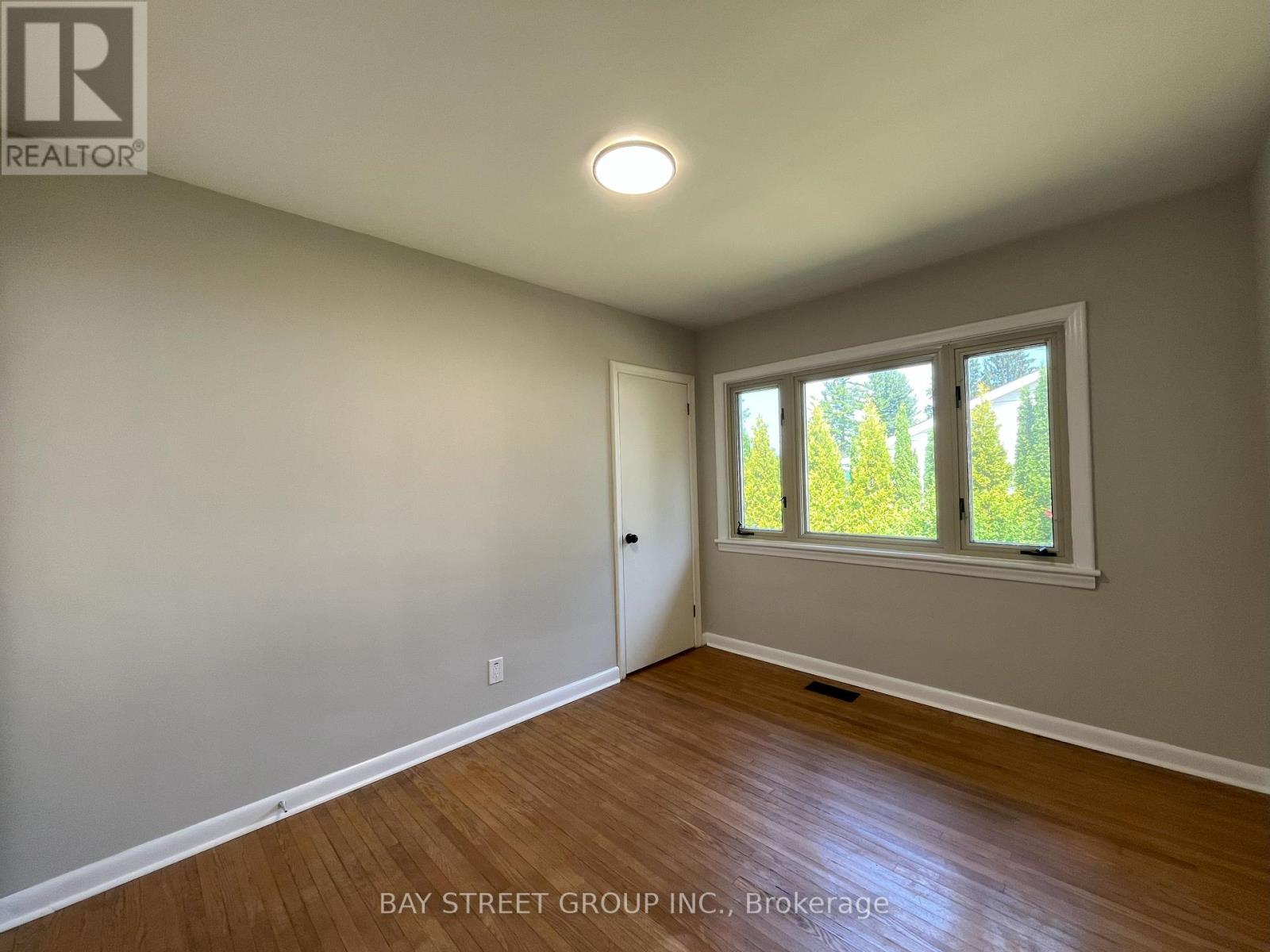 Photo 23 of Upper Unit 80 Hostein Drive, Hamilton ON