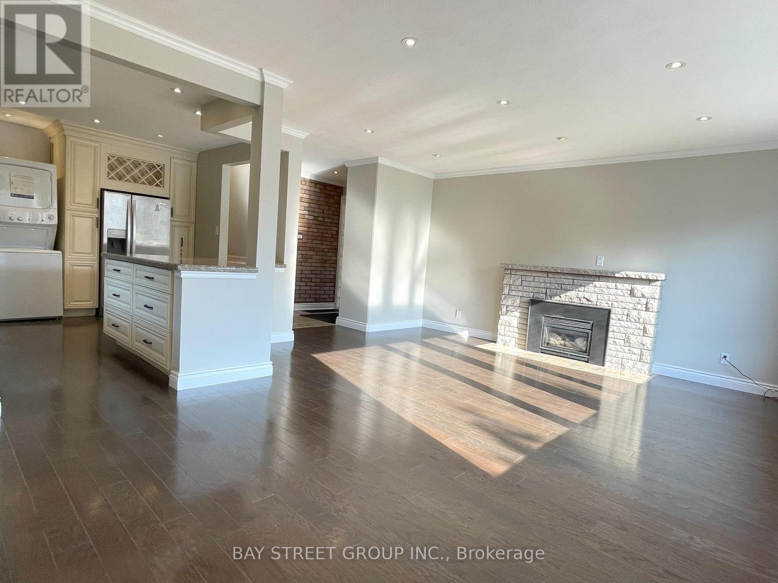 Photo 17 of Upper Unit 80 Hostein Drive, Hamilton ON