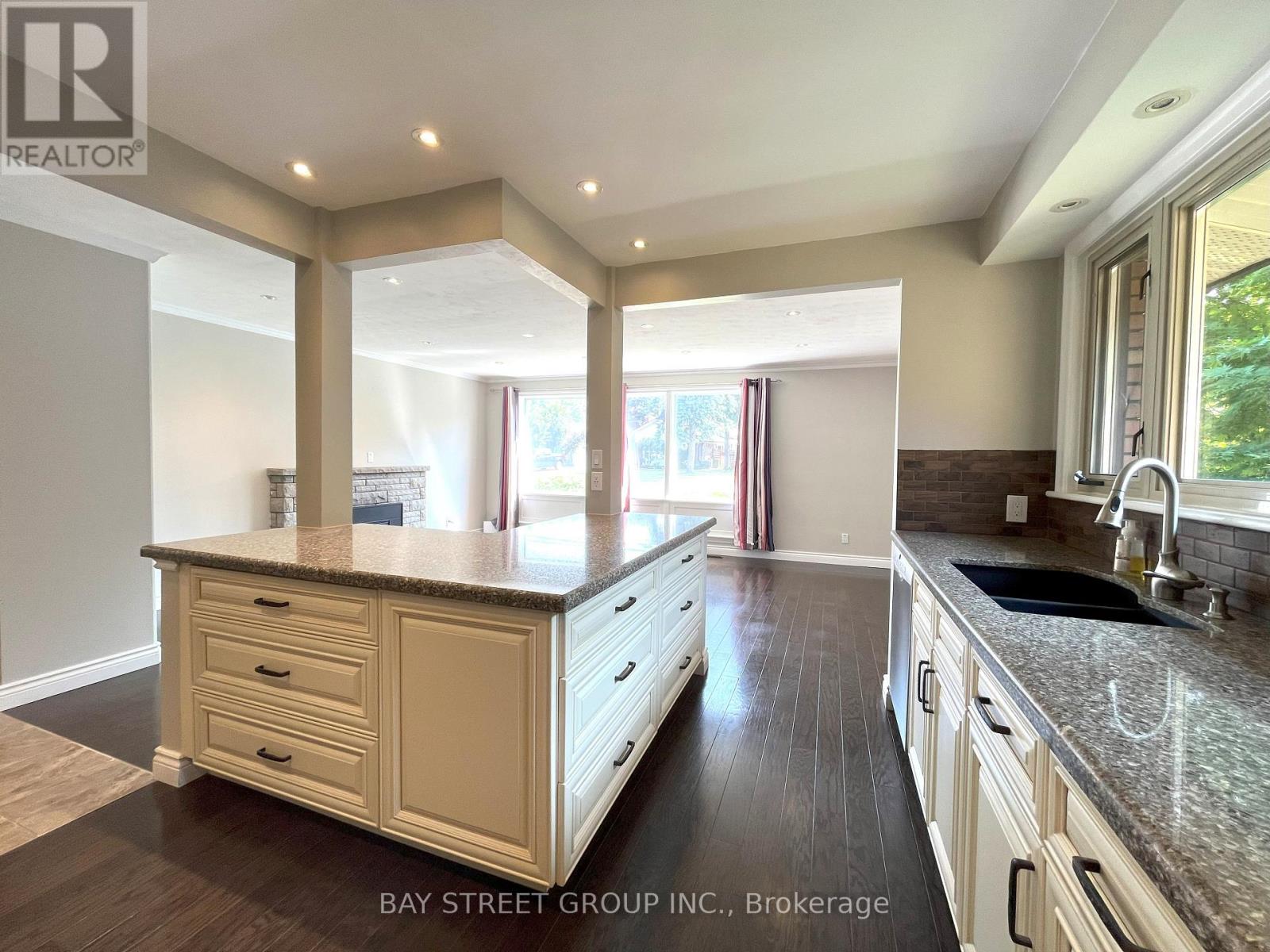 Photo 21 of Upper Unit 80 Hostein Drive, Hamilton ON