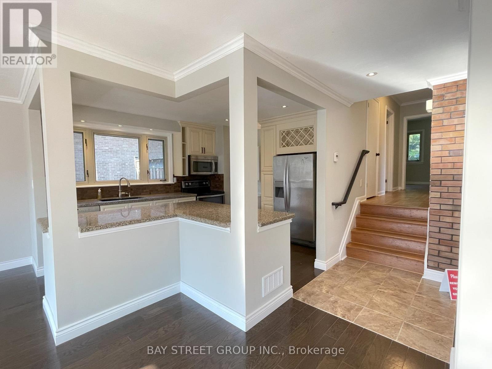 Photo 20 of Upper Unit 80 Hostein Drive, Hamilton ON