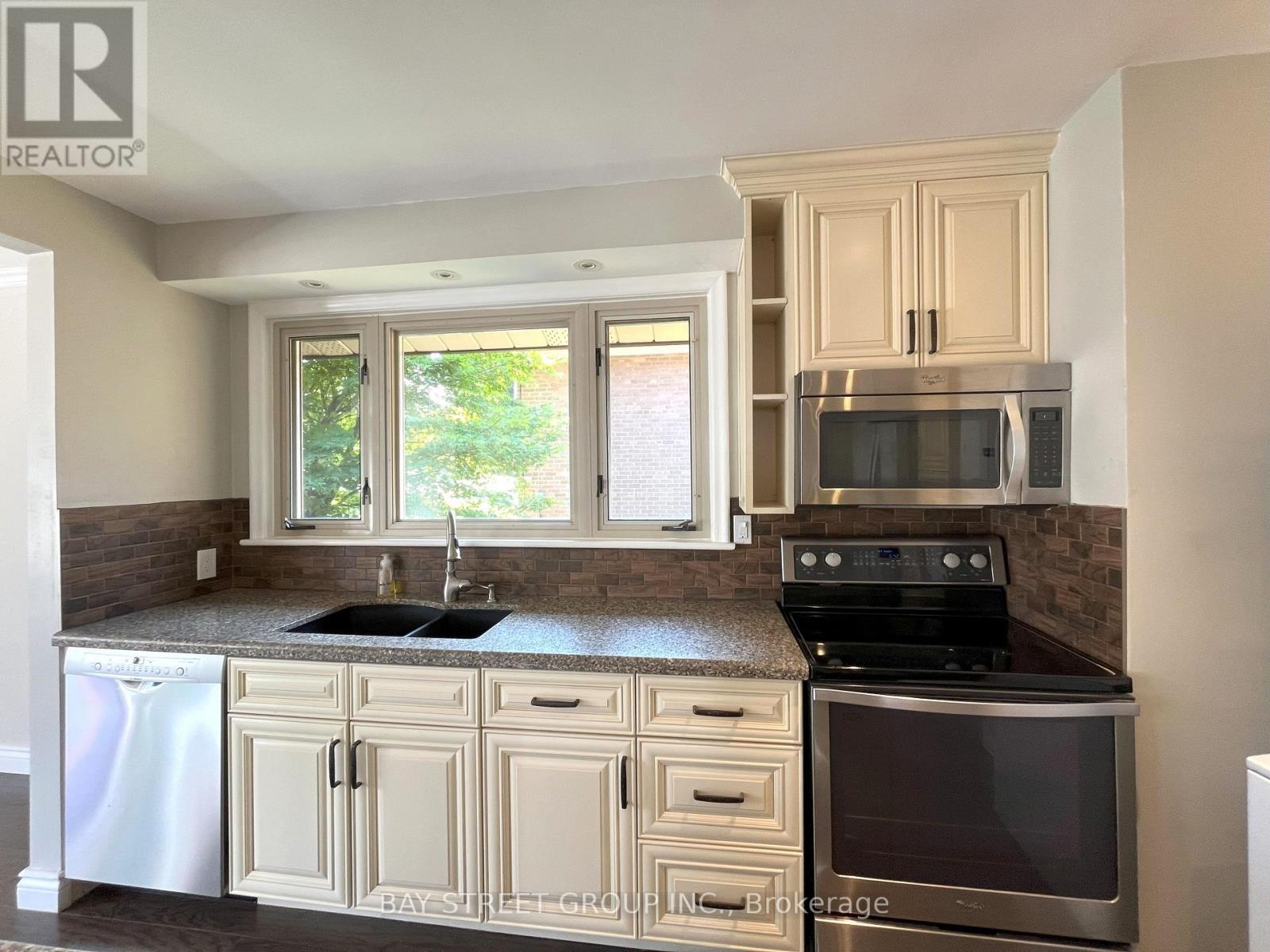 Photo 12 of Upper Unit 80 Hostein Drive, Hamilton ON
