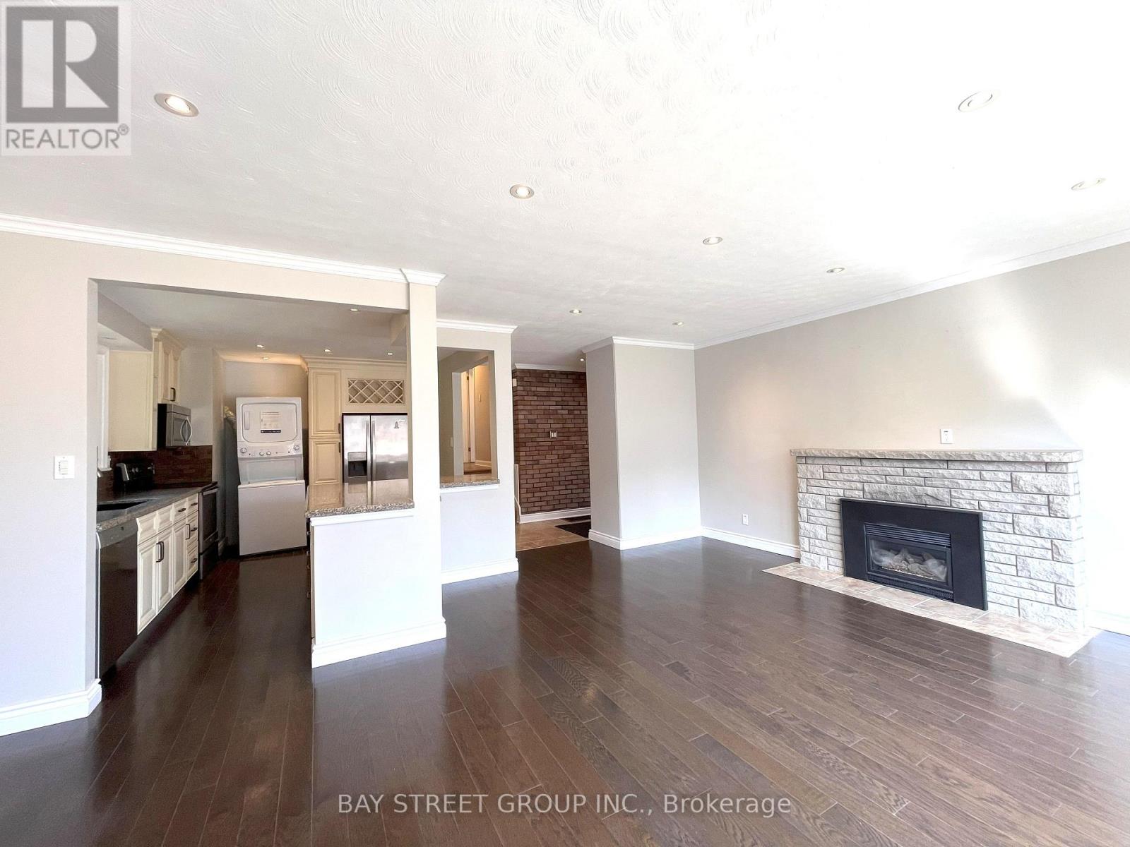 Photo 4 of Upper Unit 80 Hostein Drive, Hamilton ON