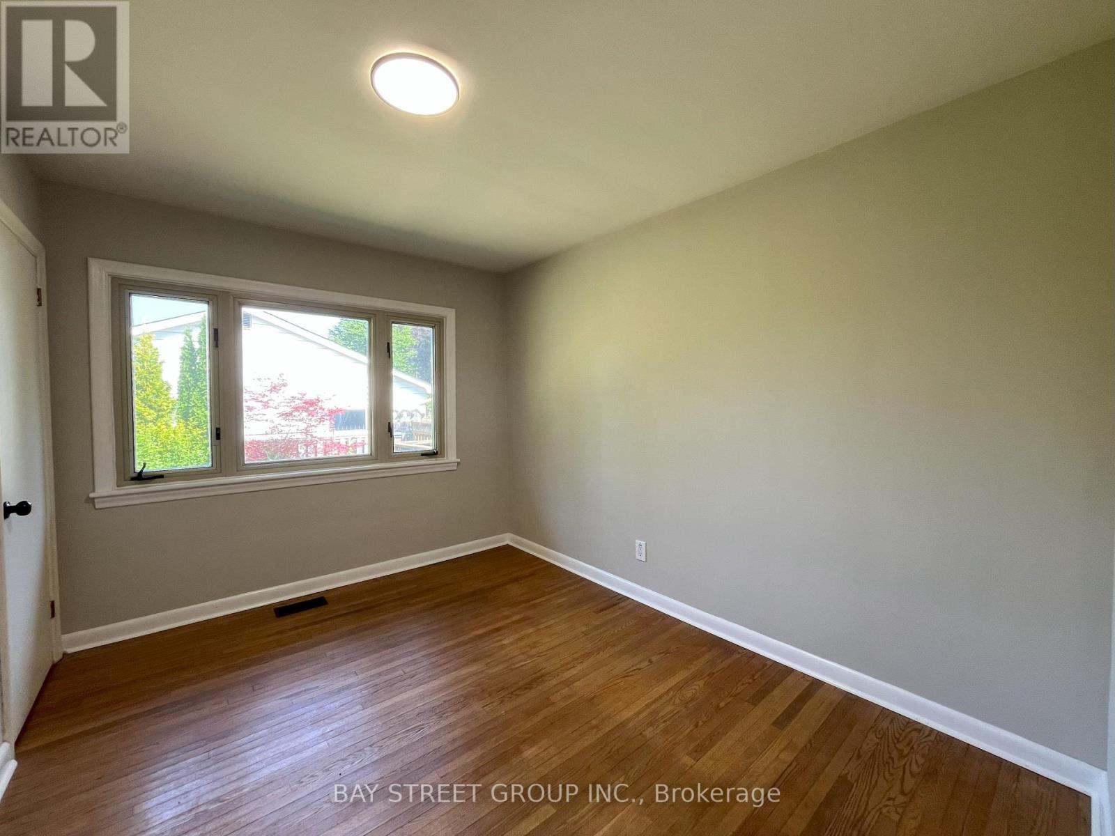 Photo 8 of Upper Unit 80 Hostein Drive, Hamilton ON