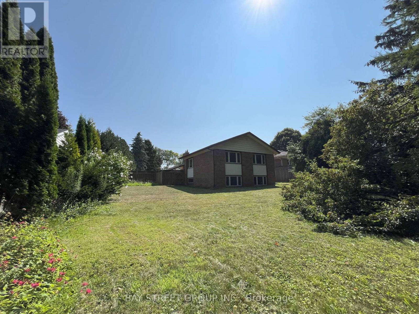 Photo 2 of Upper Unit 80 Hostein Drive, Hamilton ON