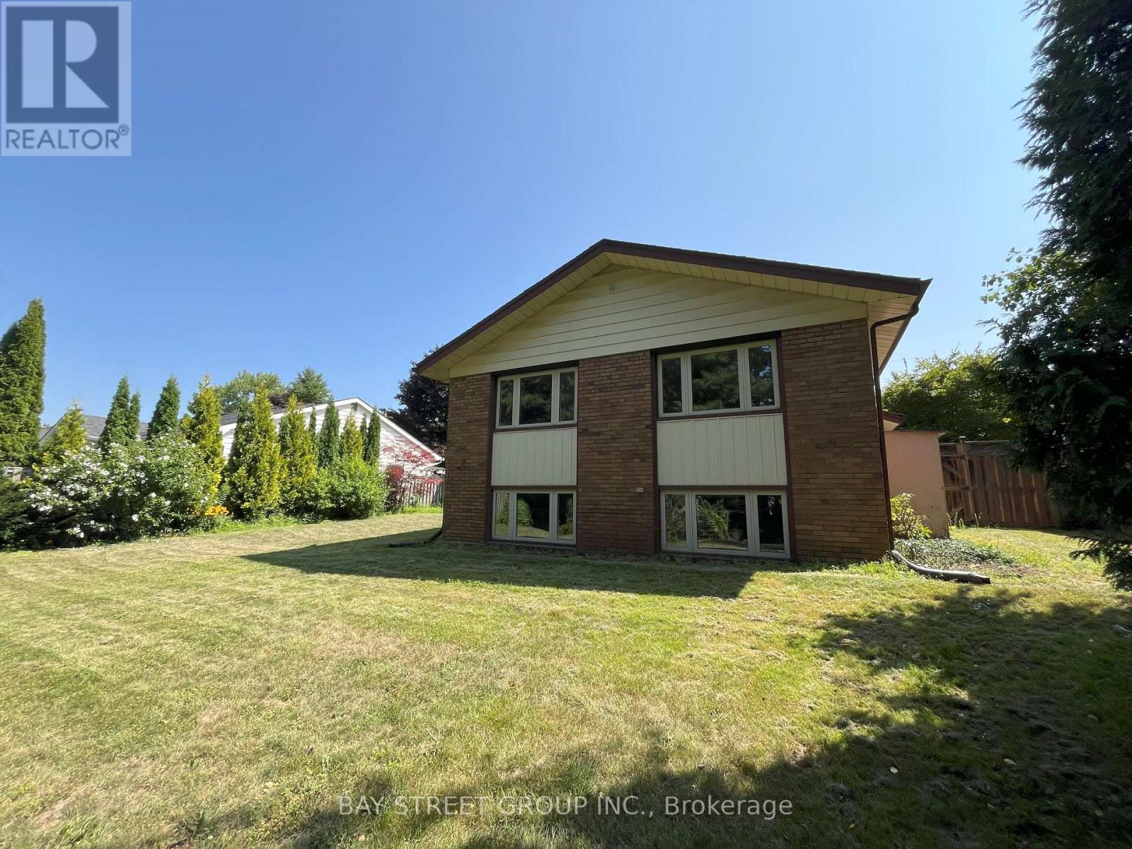 Photo 7 of Upper Unit 80 Hostein Drive, Hamilton ON