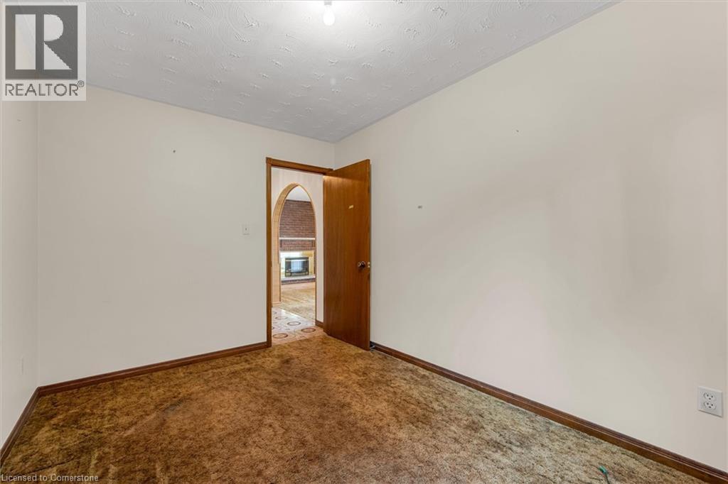 Photo 18 of 120 Ravenbury Drive, Hamilton ON