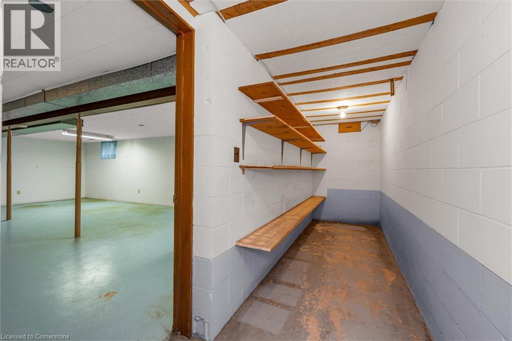 Photo 3 of 120 Ravenbury Drive, Hamilton ON