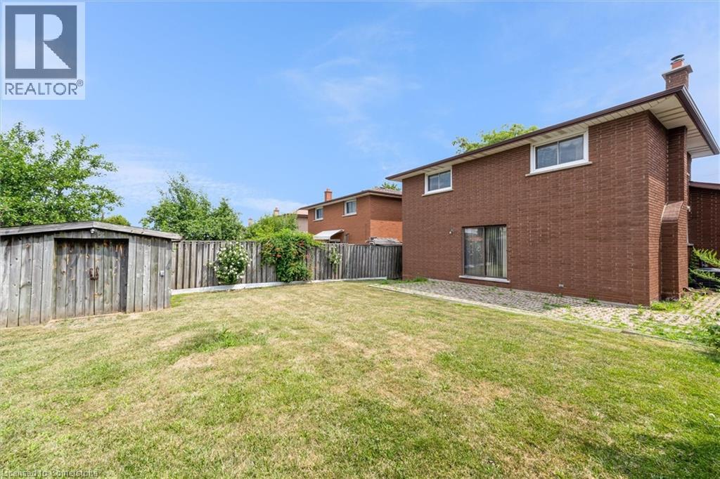 Photo 24 of 120 Ravenbury Drive, Hamilton ON