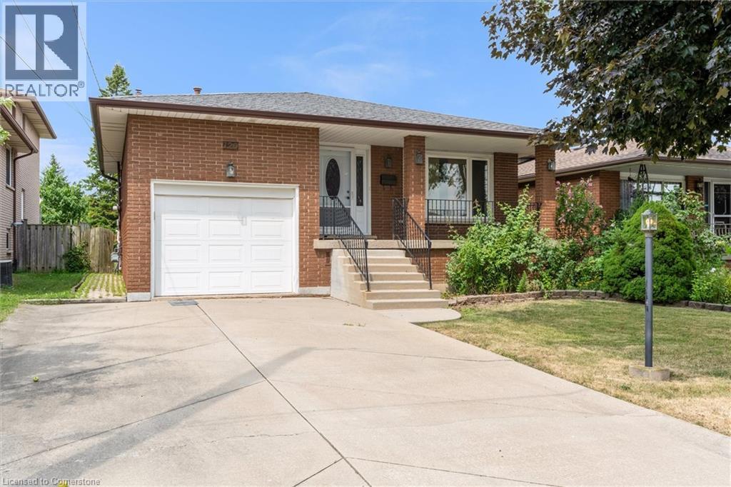 Photo 30 of 120 Ravenbury Drive, Hamilton ON