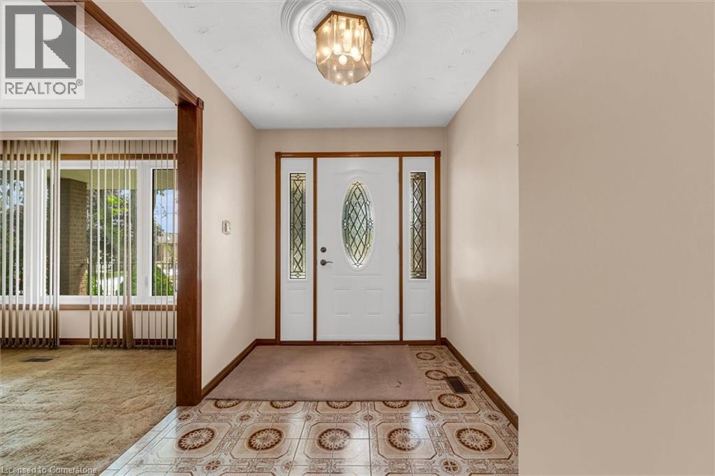 Photo 7 of 120 Ravenbury Drive, Hamilton ON