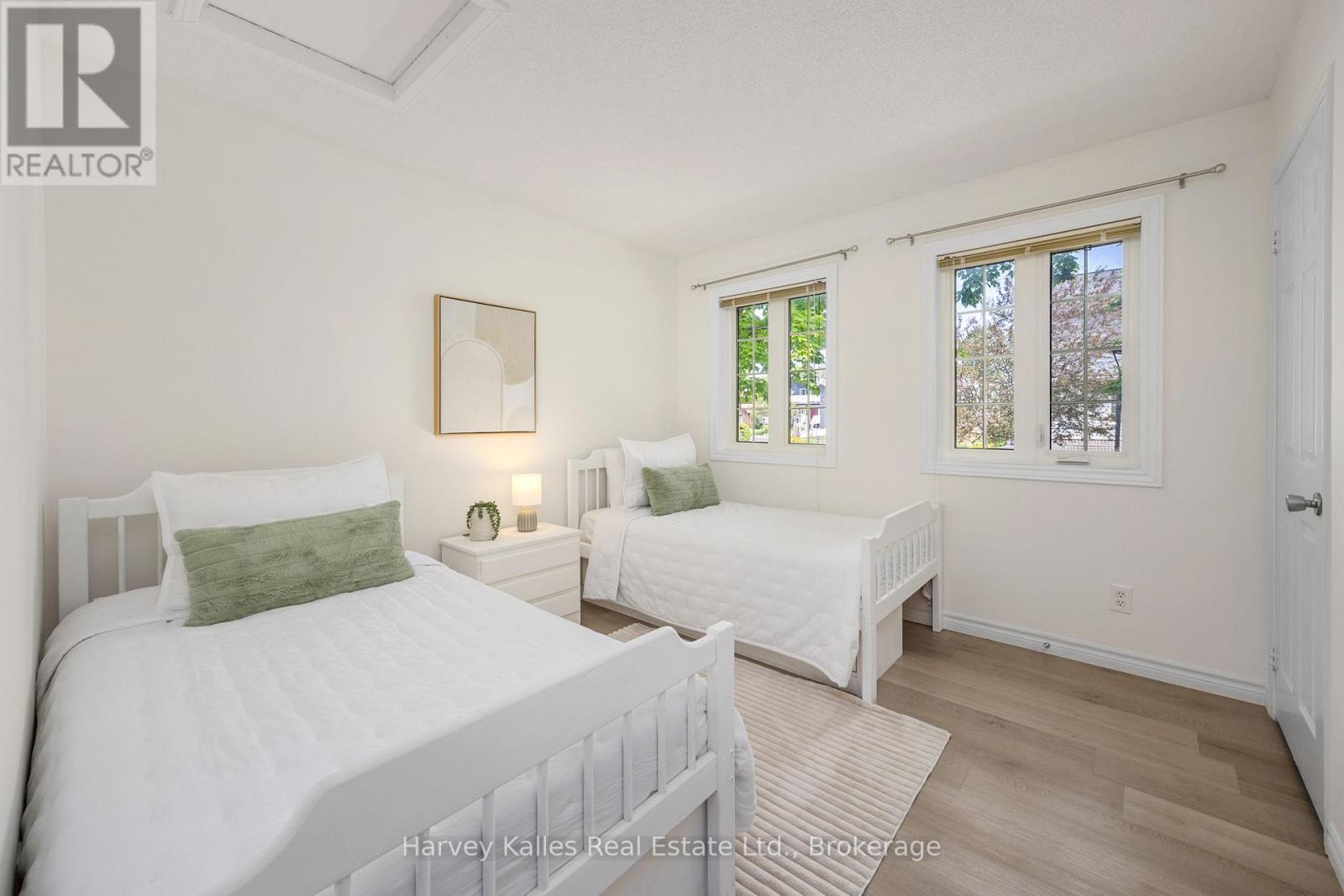 Photo 18 of 37 146 Settlers Way, Blue Mountains ON