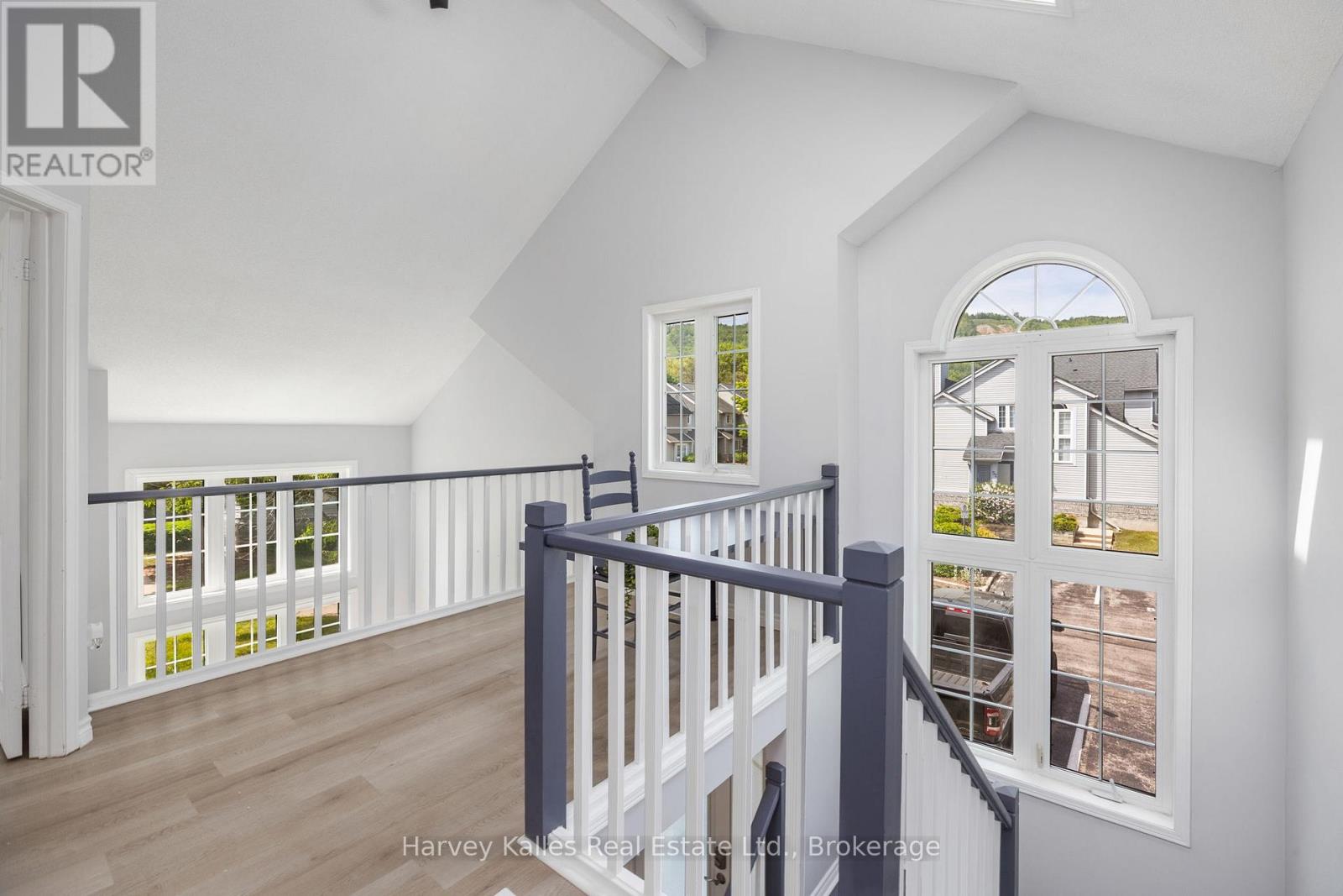 Photo 7 of 37 146 Settlers Way, Blue Mountains ON