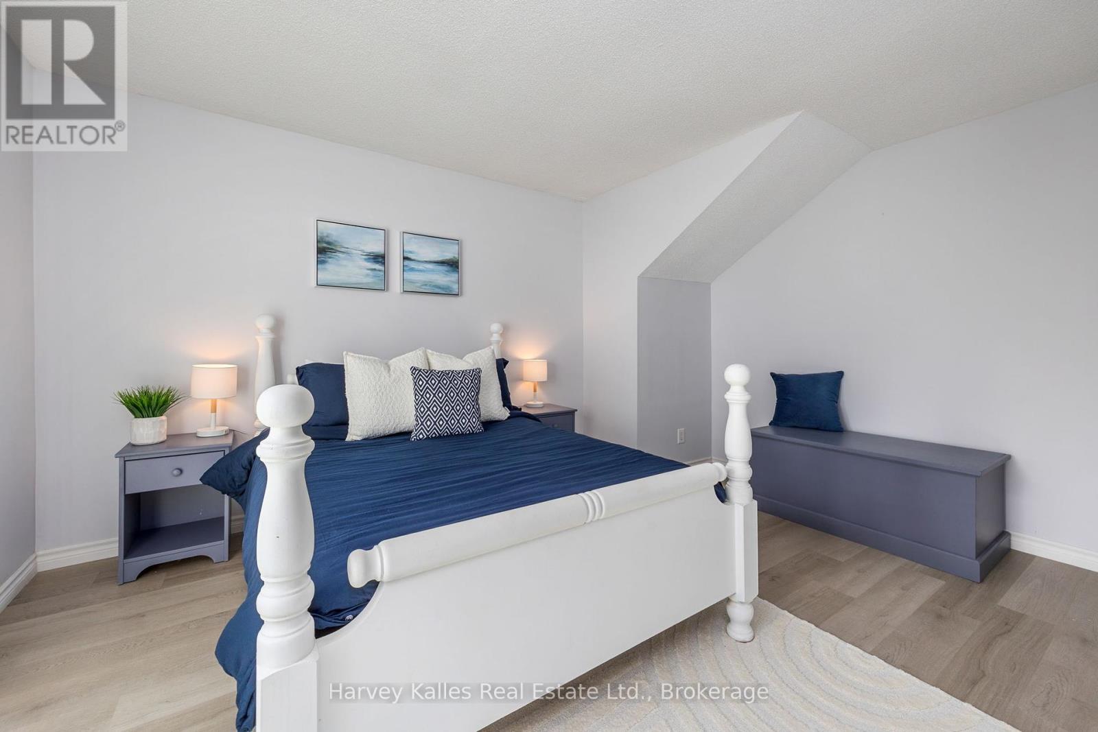 Photo 12 of 37 146 Settlers Way, Blue Mountains ON