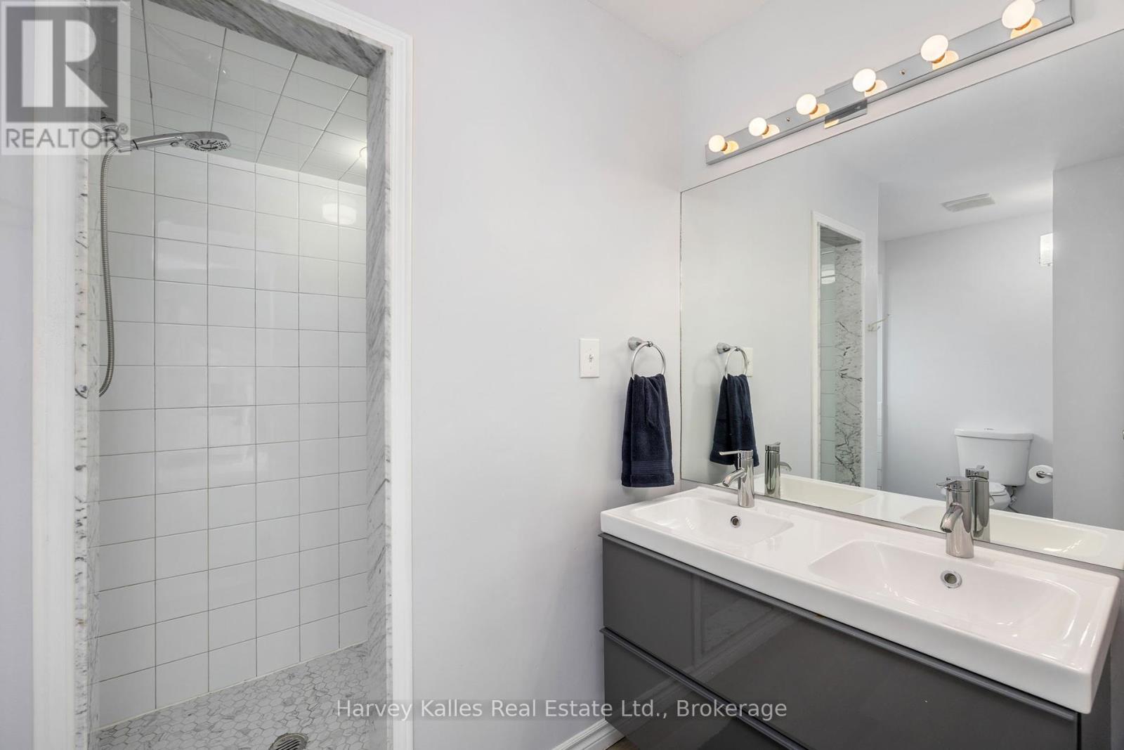 Photo 27 of 37 146 Settlers Way, Blue Mountains ON