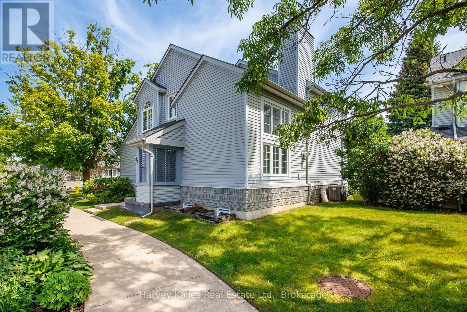 Photo 29 of 37 146 Settlers Way, Blue Mountains ON