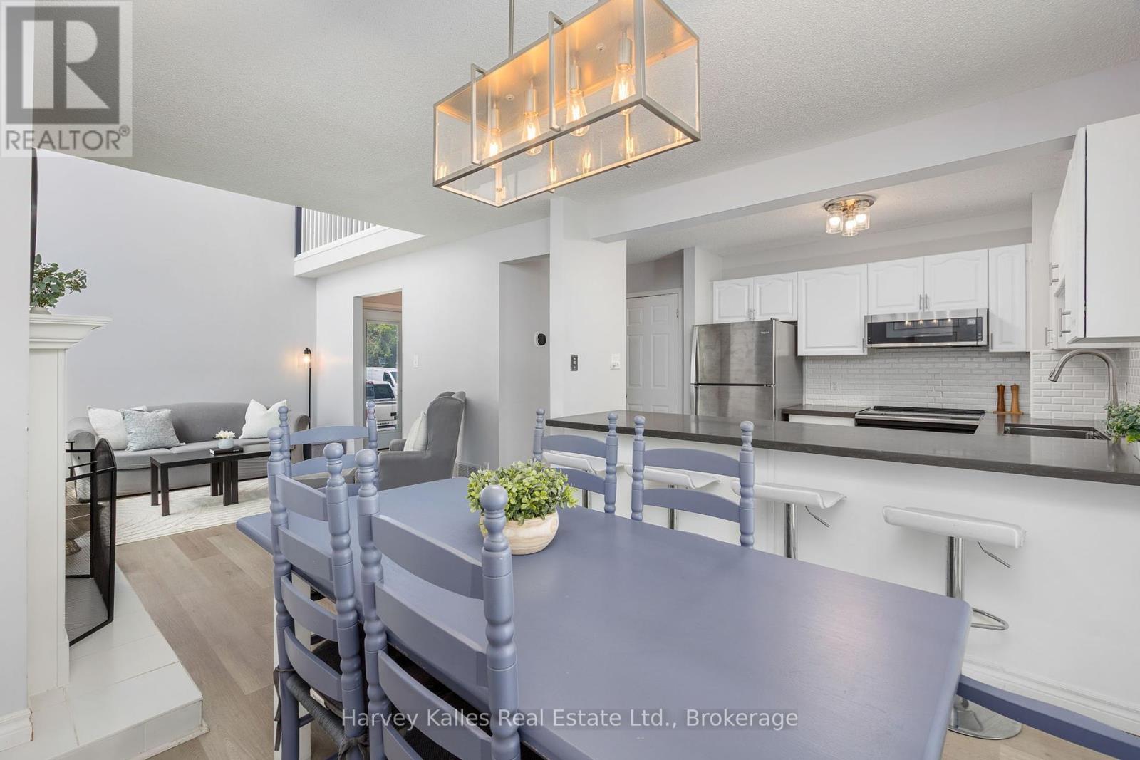 Photo 17 of 37 146 Settlers Way, Blue Mountains ON