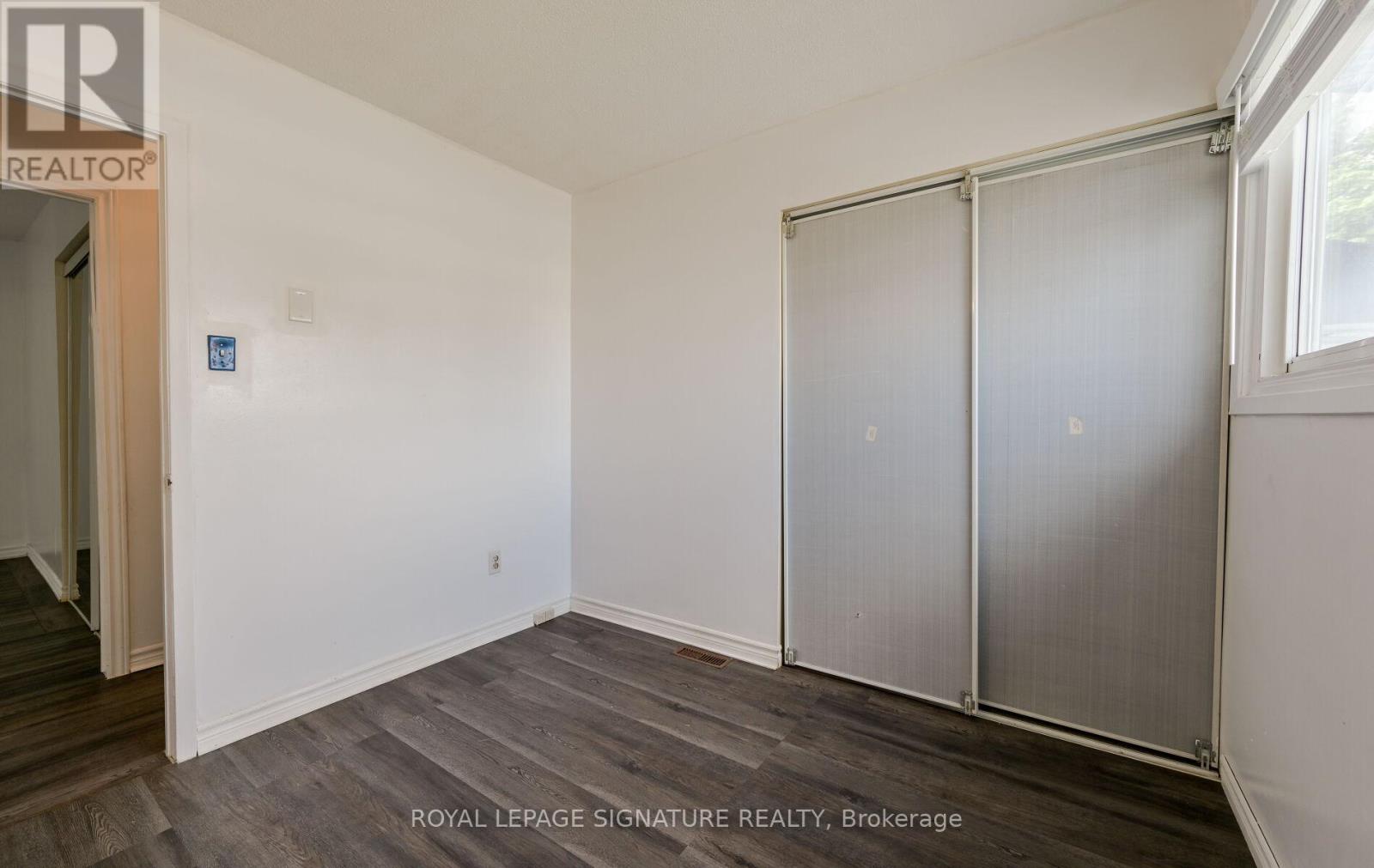 Photo 22 of 10 Heatherside Court, Brampton ON