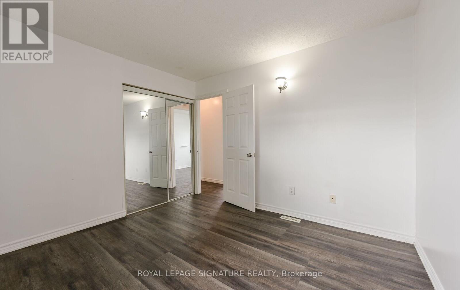 Photo 29 of 10 Heatherside Court, Brampton ON