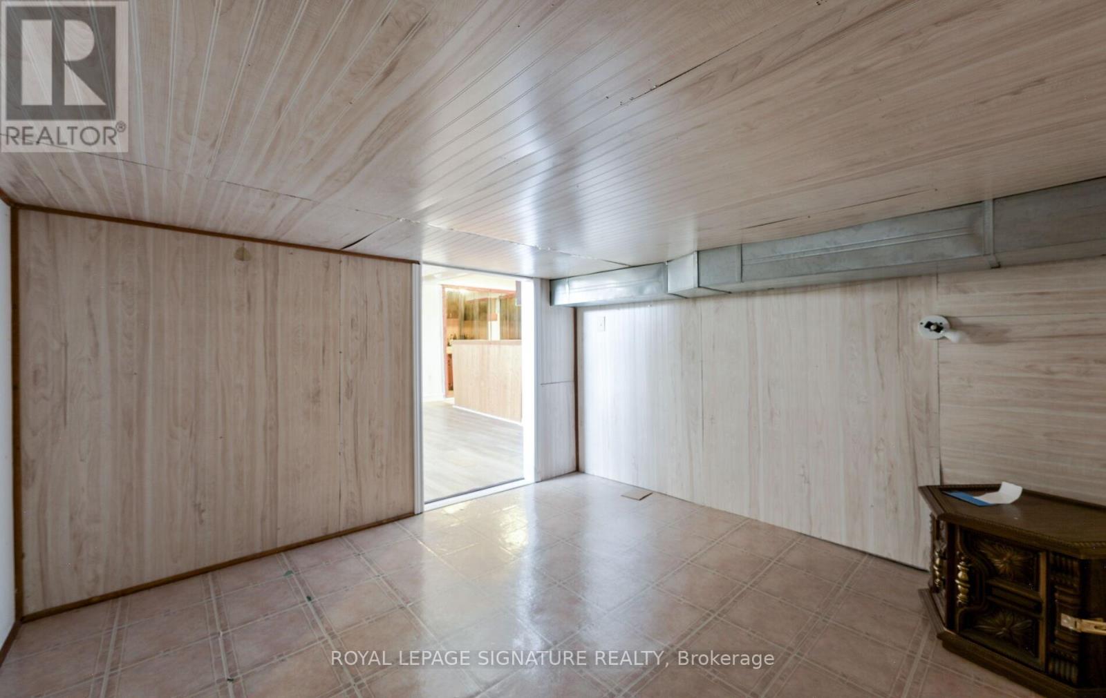 Photo 40 of 10 Heatherside Court, Brampton ON