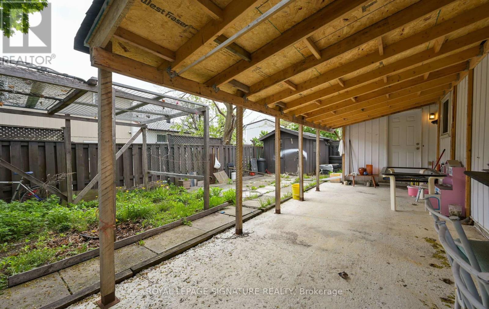 Photo 47 of 10 Heatherside Court, Brampton ON