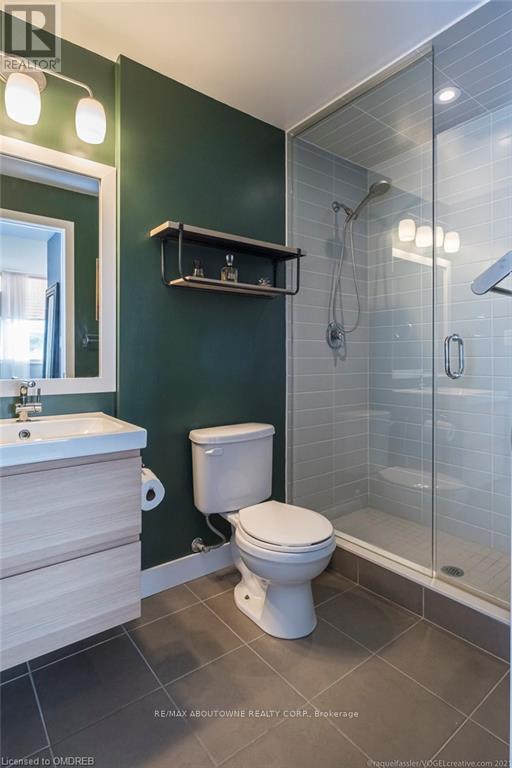 Photo 15 of 211 1284 Guelph Line, Burlington ON