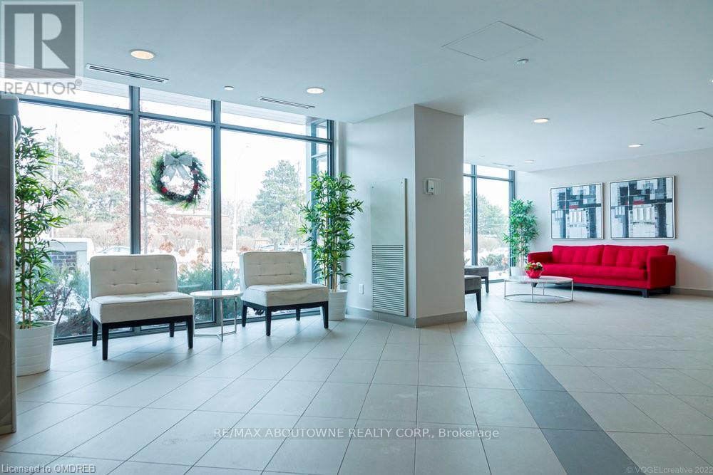 Photo 13 of 211 1284 Guelph Line, Burlington ON