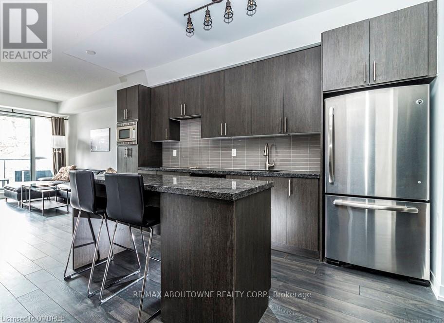 Photo 10 of 211 1284 Guelph Line, Burlington ON