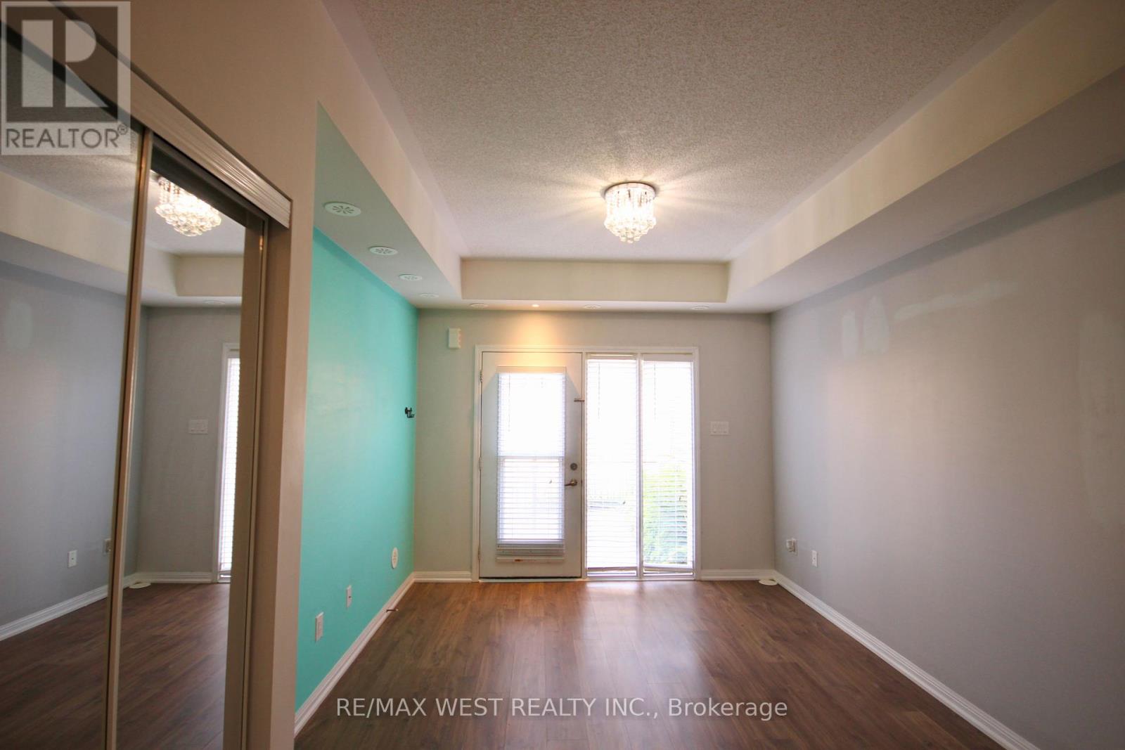 Photo 2 of 273 250 Sunny Meadow Boulevard, Brampton ON