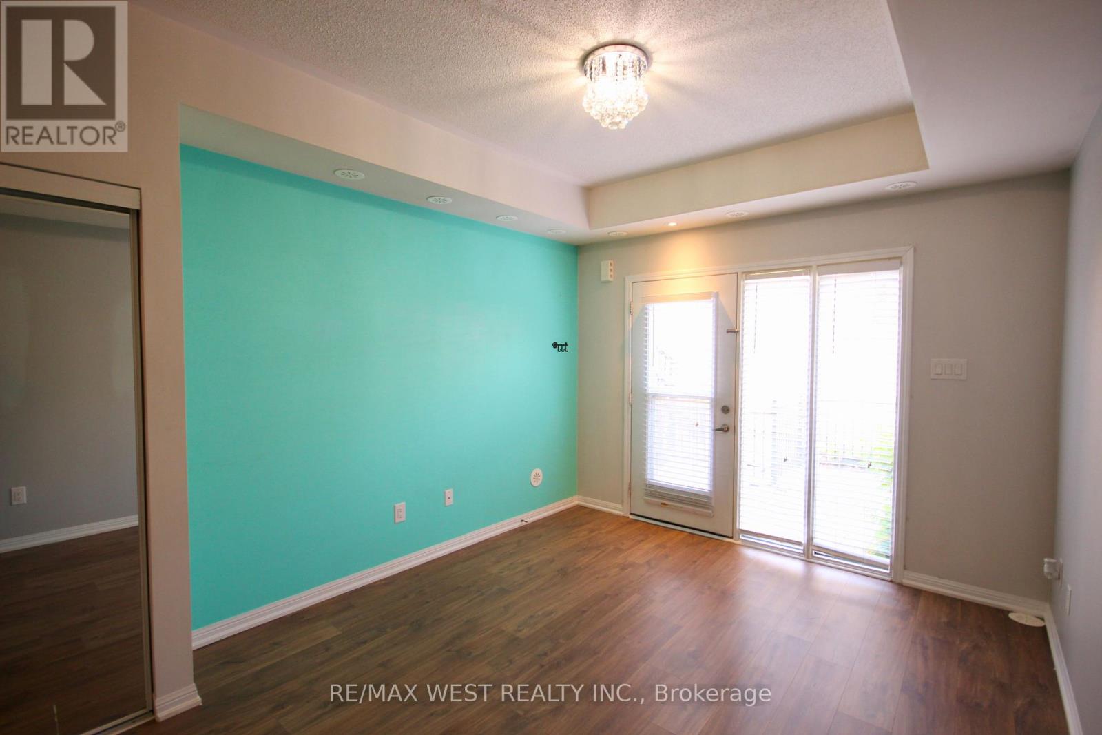 Photo 3 of 273 250 Sunny Meadow Boulevard, Brampton ON