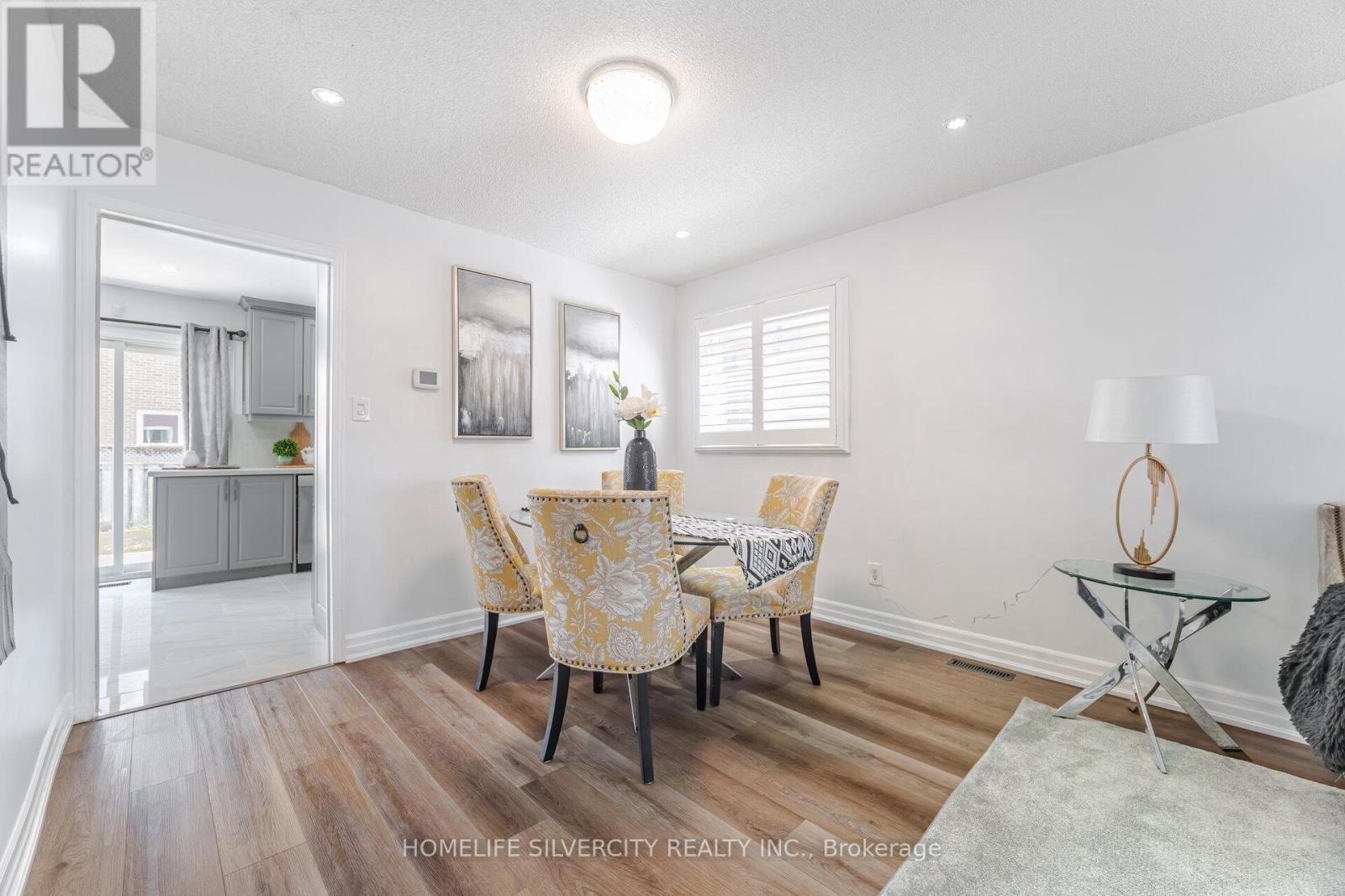 Photo 7 of 190 Major Wm Sharpe Drive, Brampton ON