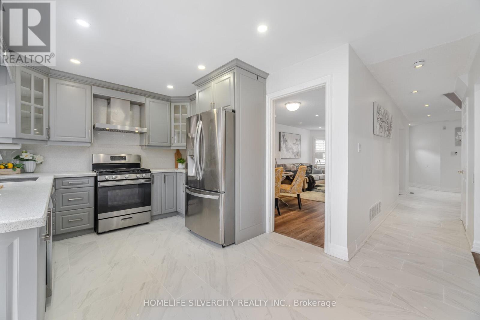 Photo 32 of 190 Major Wm Sharpe Drive, Brampton ON